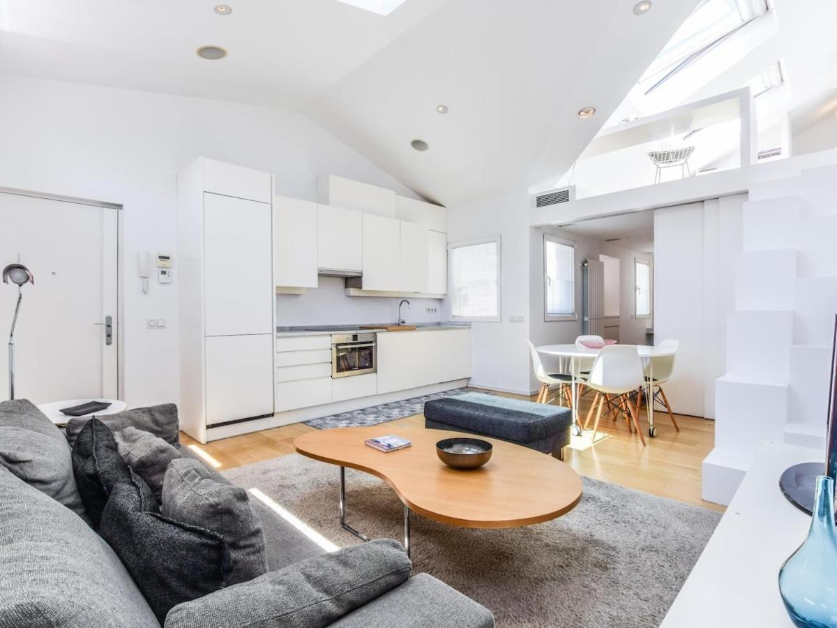 Atico Reformado En Anton Martin Apartment Madrid Exterior photo