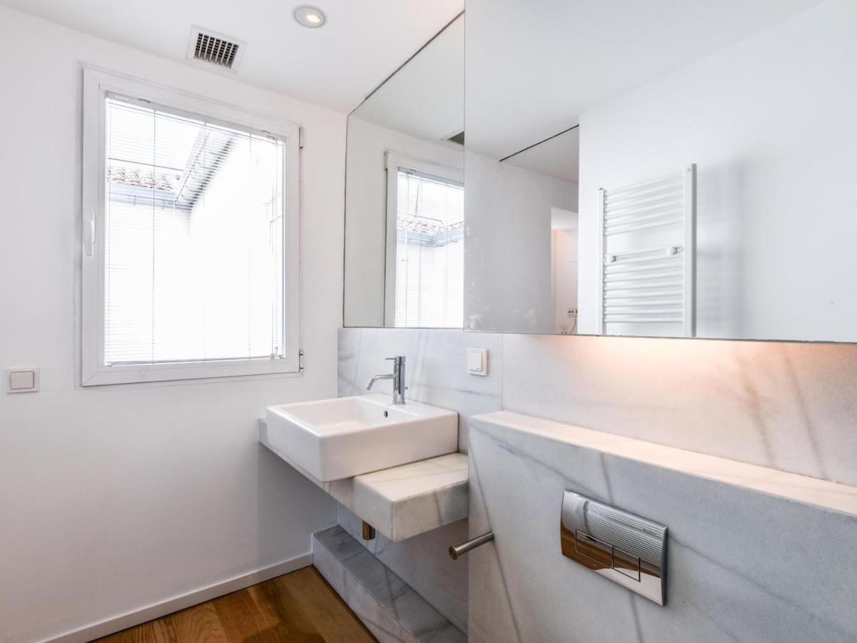Atico Reformado En Anton Martin Apartment Madrid Exterior photo